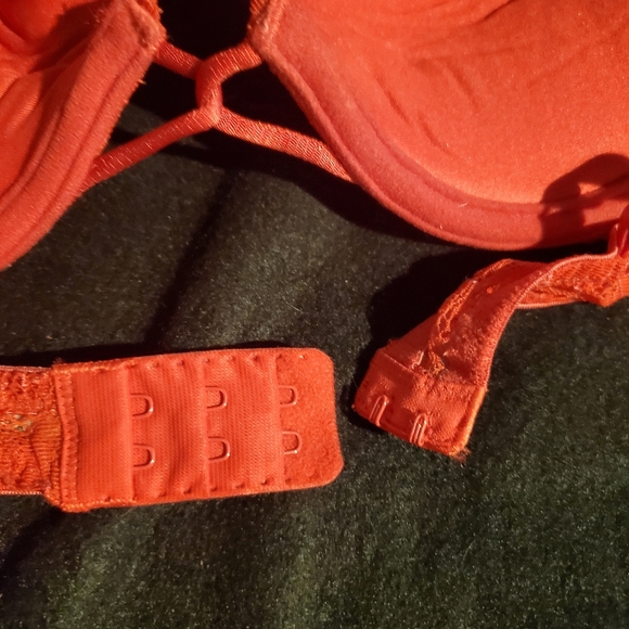 Victoria's Secret Bra and Thong Panty Set -  Red - Vintage sz M/34B - Picture 10 of 16